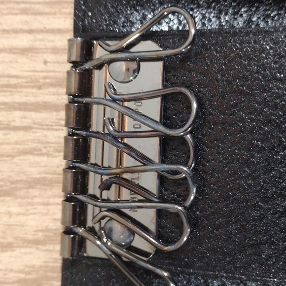 Authentic Gucci Black Leather & Nylon 6-Key Holder with Box – Women’s Luxury - Picture 5 of 10